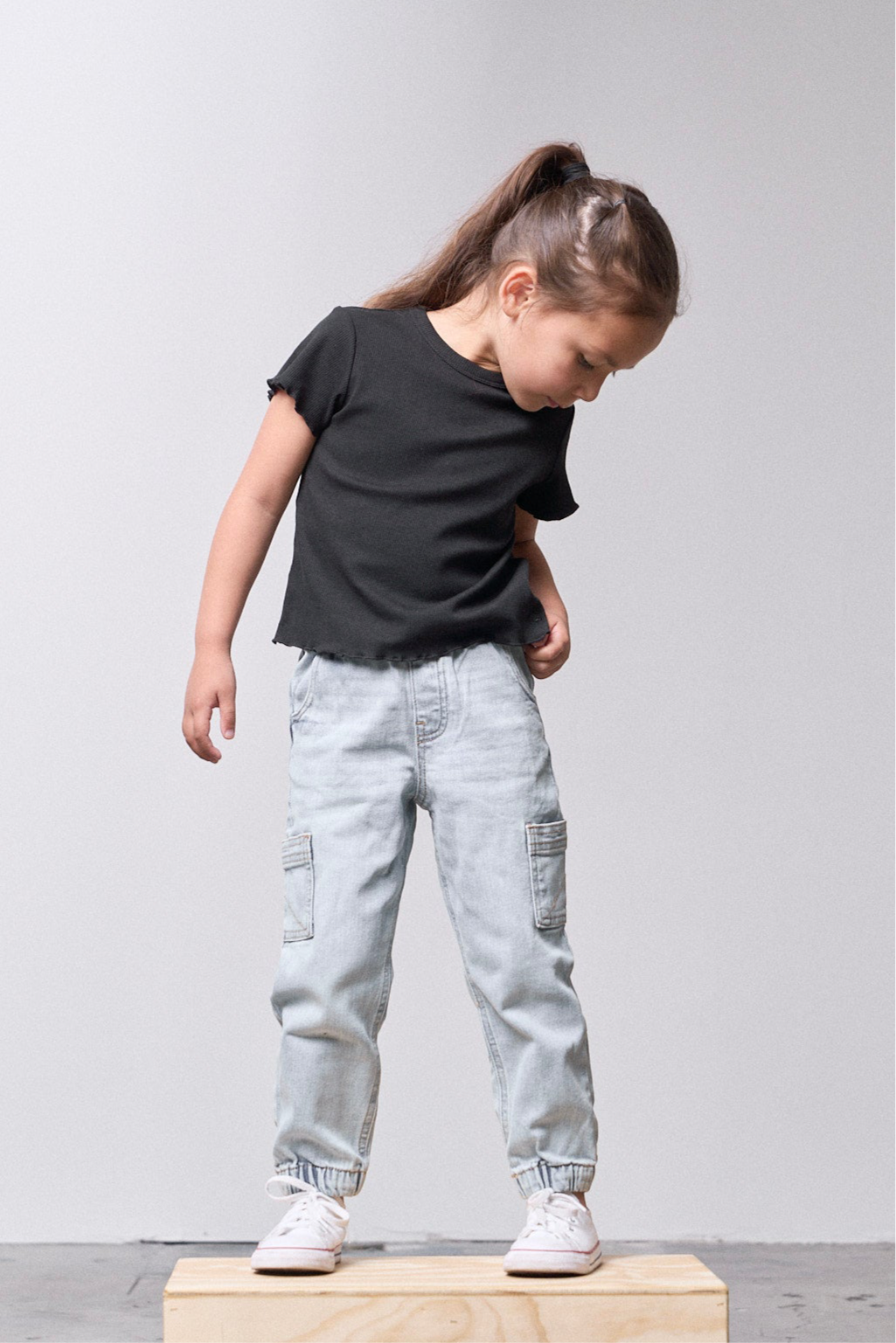 Ribbed Lettuce Trim Tee - Black