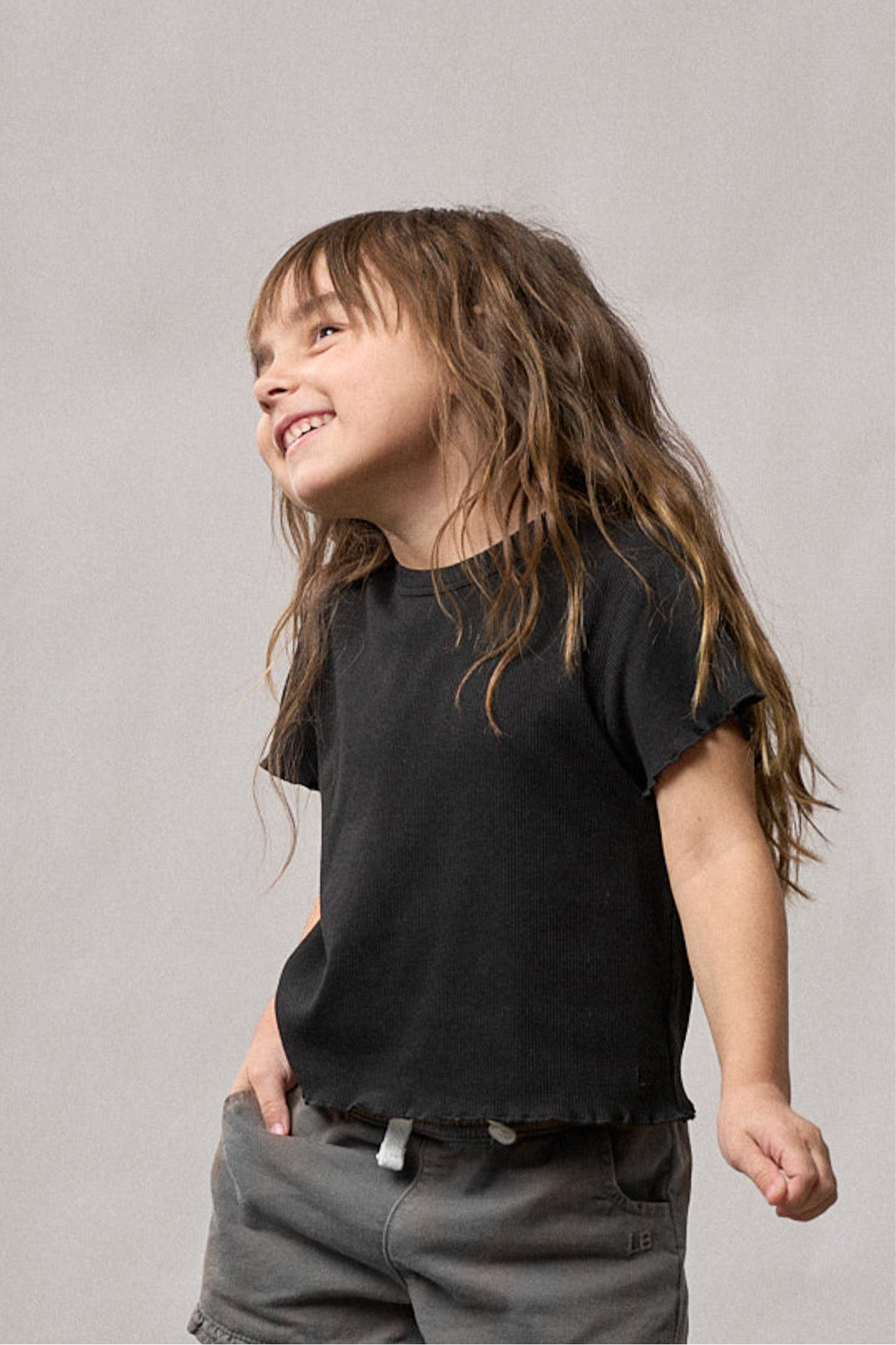 Ribbed Lettuce Trim Tee - Black